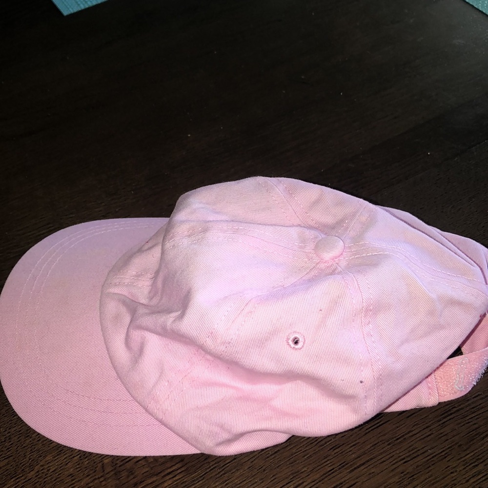 Solid pink hat - Picture 2 of 4